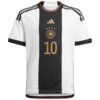 10973 PACK JUNIOR ALLEMAGNE DOMICILE GNABRY. ENSEMBLE MAILLOT ET SHORT 2022 2023
