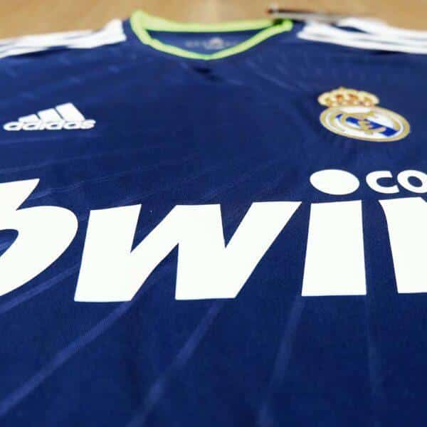 MAILLOT RETRO REAL MADRID EXTERIEUR 2010-2011